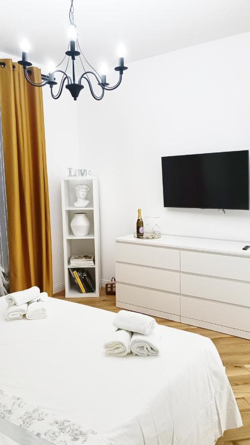 Ai Castelli Apartment - Locazione Turistica Cin It58060C2Fhnreg9A Colonna ภายนอก รูปภาพ