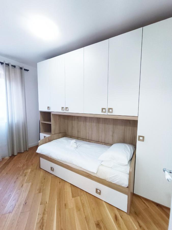 Ai Castelli Apartment - Locazione Turistica Cin It58060C2Fhnreg9A Colonna ภายนอก รูปภาพ