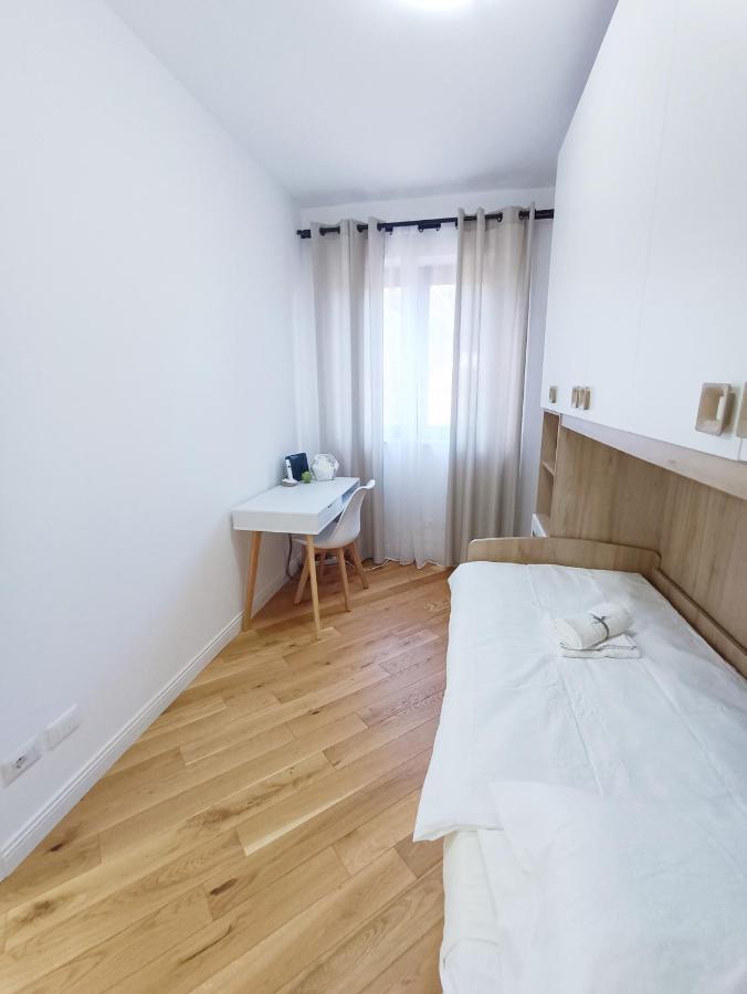 Ai Castelli Apartment - Locazione Turistica Cin It58060C2Fhnreg9A Colonna ภายนอก รูปภาพ